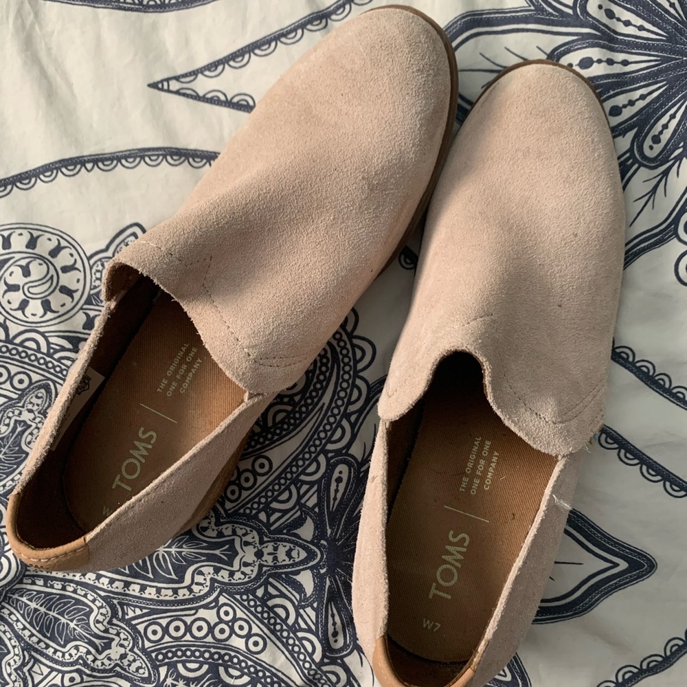 Baby pink Toms